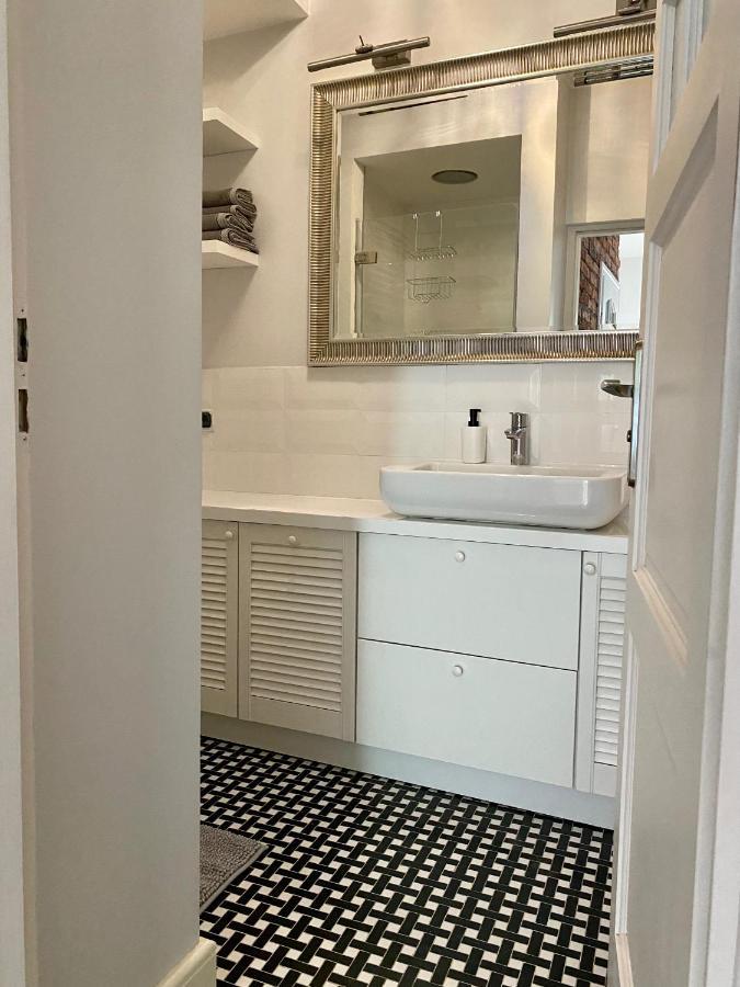 Chic Apartment In Vibrant Area - National Stadium - Saska Kepa Warsawa Bagian luar foto